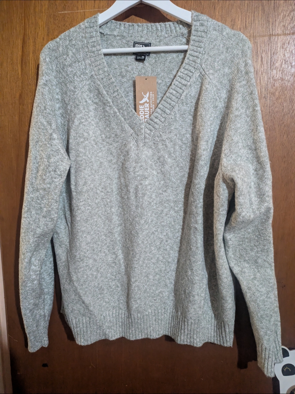 Eddie Bauer Women's V-Neck Sweater in Heather Light Gray